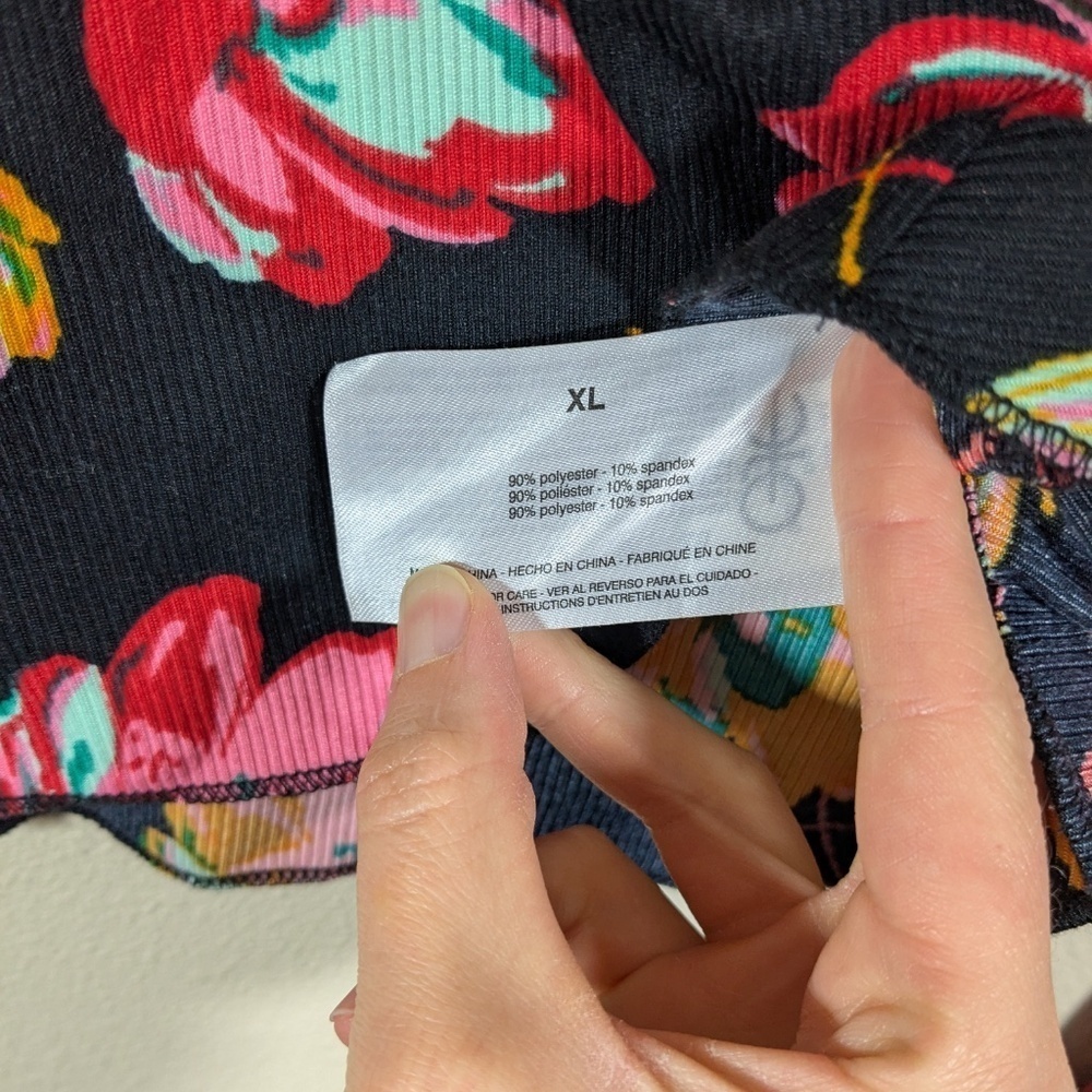 Circus Ny Bright Floral Ribbed Stretch Top Size Xl — image 3 of 4